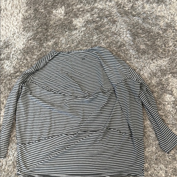 Lululemon Striped Black and White Women's Top - Picture 2 of 3